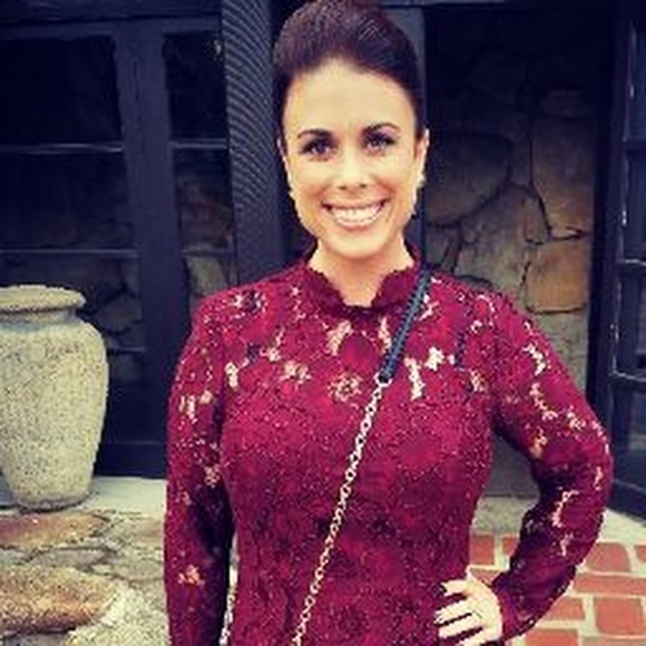 Meet your Posher, Courtney - Picture 1 of 1